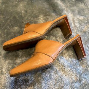 Womens Slip On Tan Leather Clogs, Size 10, Lightly Used, 2 1/2" Heels